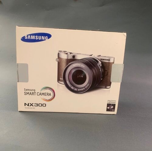 Περισσότερες πληροφορίες για "Samsung NX300M oled 20.3mp, +fujinon 55mm/f2,2 super bokeh"