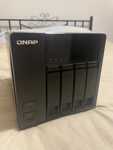 Περισσότερες πληροφορίες για "Qnap ts-469l serve"