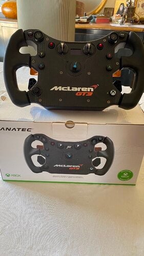 Περισσότερες πληροφορίες για "Fanatec Mclaren gt3 v2"