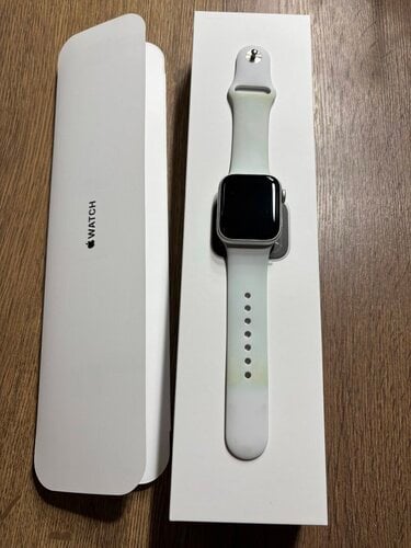 Περισσότερες πληροφορίες για "Apple Watch Series 5 40mm Silver"