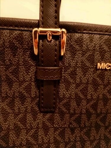 Περισσότερες πληροφορίες για "ΤΣΑΝΤΑ MICHAEL KORS JET SET"