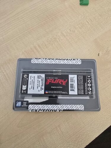 Περισσότερες πληροφορίες για "Kingston Fury DIMM 128 GB DDR5-6000 (8x 16 GB) Octo-Kit, Arb."