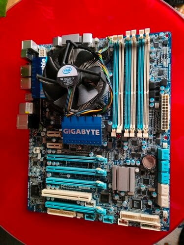 Περισσότερες πληροφορίες για "Μητρική Gigabyte ga-x58a-ud3r ATX"