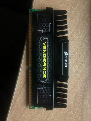 Περισσότερες πληροφορίες για "Corsair 16GB DDR3 RAM 4 Modules (4x4GB) 1600Mhz"