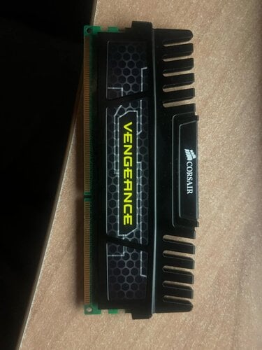 Περισσότερες πληροφορίες για "Corsair 16GB DDR3 RAM 4 Modules (4x4GB) 1600Mhz"