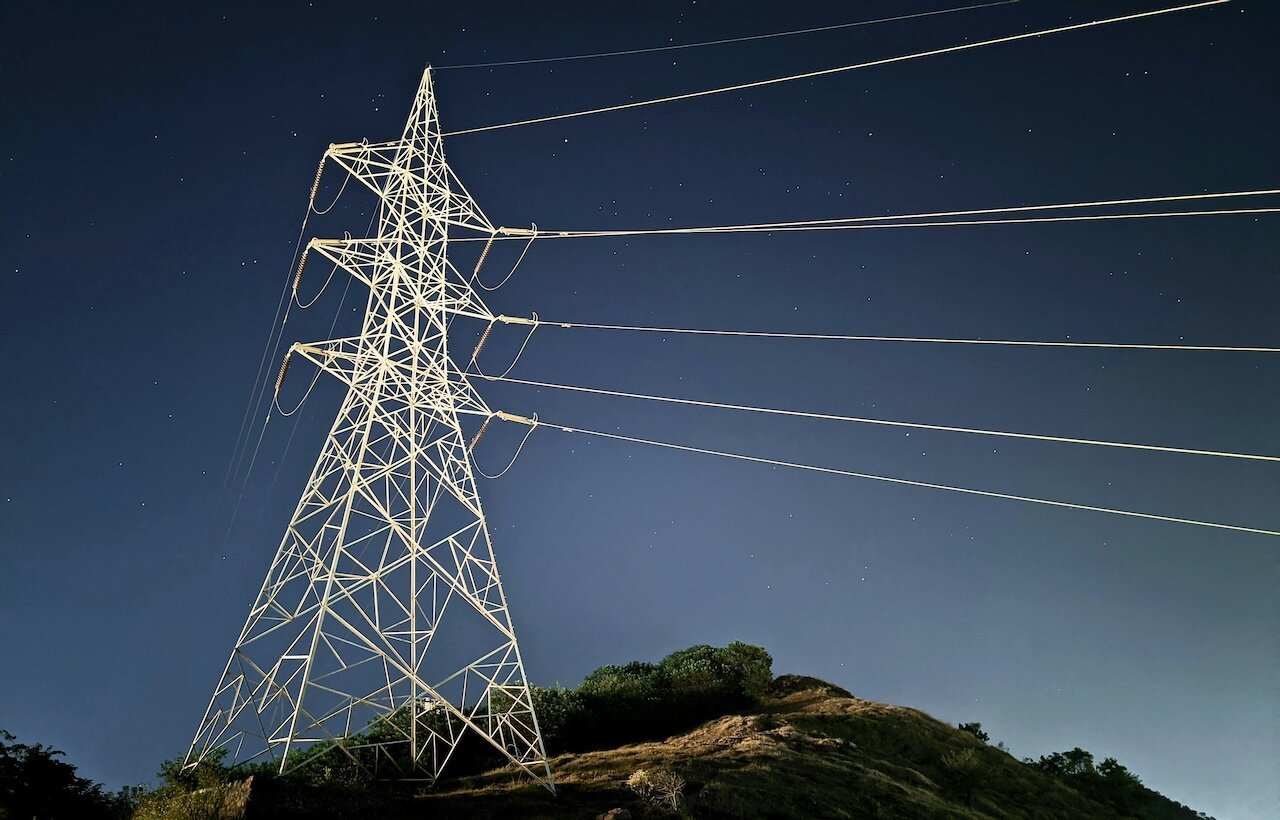 Τα κέντρα δεδομένων AI προκαλούν διαταραχές στο δίκτυο ηλεκτρικής ενέργειας των ΗΠΑ