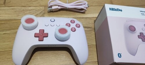 Περισσότερες πληροφορίες για "8Bitdo Ultimate C Ασύρματο Gamepad για Switch Ροζ"