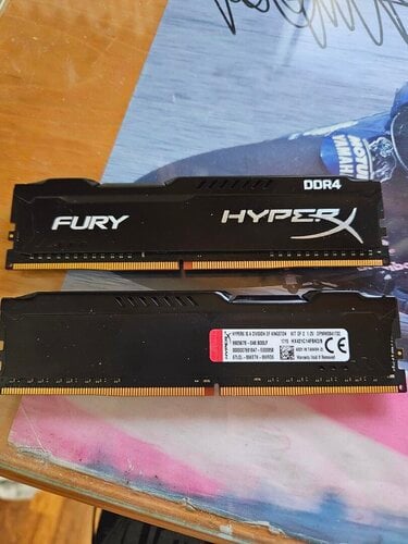 Περισσότερες πληροφορίες για "HyperX FURY 8GB (2x4GB) DDR4 2133MHz (HX421C14FBK2/8)"