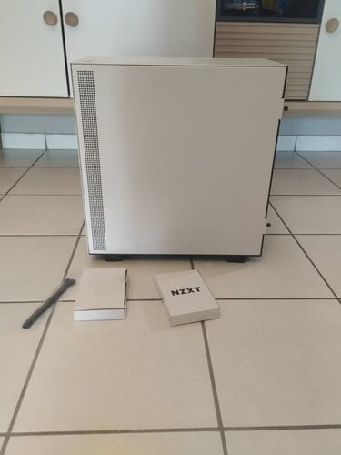 Περισσότερες πληροφορίες για "NZXT H500 (Midi Tower/Άσπρο)"