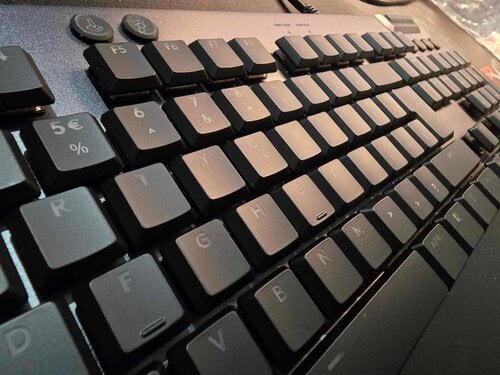 Περισσότερες πληροφορίες για "Logitech G815 Lightsync Brown switches"