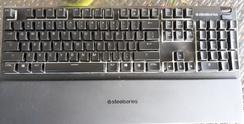 Περισσότερες πληροφορίες για "STEELSERIES APEX 3 Gaming Keyboard"