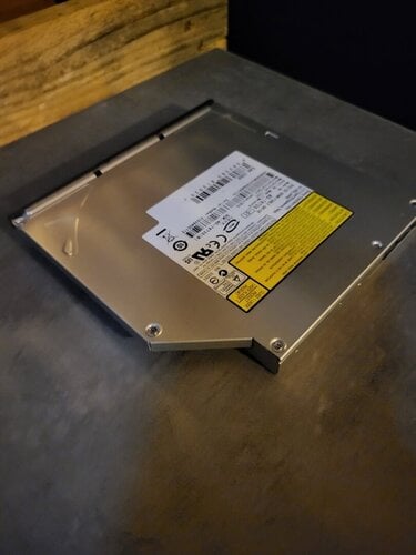 Περισσότερες πληροφορίες για "Sony CD/DVD Rewritable Drive για laptop 20€"