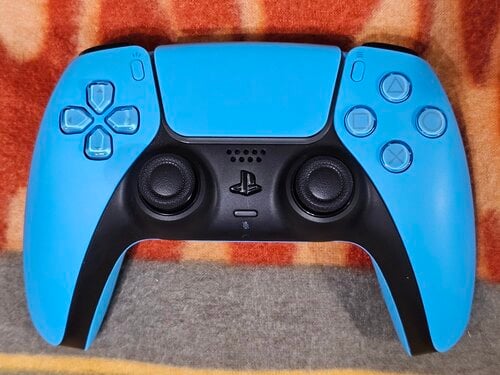 Περισσότερες πληροφορίες για "Sony PS5 Controller Dualsense Starlight Blue V2"