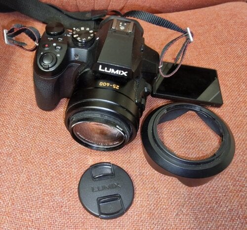 Περισσότερες πληροφορίες για "Panasonic Lumix DMC-FZ300"