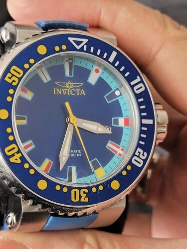 Περισσότερες πληροφορίες για "Invicta 27664"