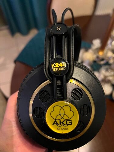 Περισσότερες πληροφορίες για "AKG K240 MKII (Μαύρο/Ενσύρματα)"