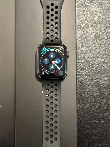 Περισσότερες πληροφορίες για "Apple Watch Series 6 (44mm/Γκρι/Αλουμίνιο) ΝΙΚΕ edition"