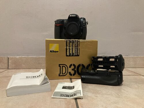 Περισσότερες πληροφορίες για "NIKON D300 full extra set"