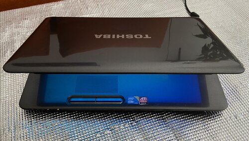 Περισσότερες πληροφορίες για "Toshiba i3 - Satellite 15.6 ιντσών (Laptop)"