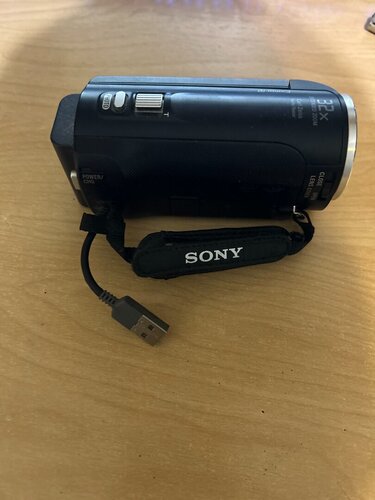 Περισσότερες πληροφορίες για "Sony HDR-CX220E"