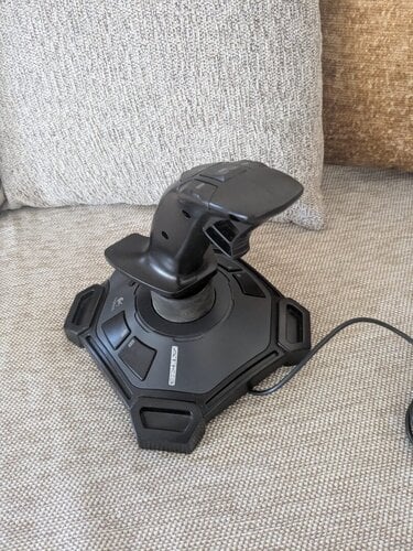 Περισσότερες πληροφορίες για "Logitech Attack 3 Joystick"