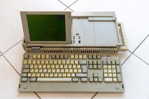 Περισσότερες πληροφορίες για "Amstrad PPC512 retro portable computer"