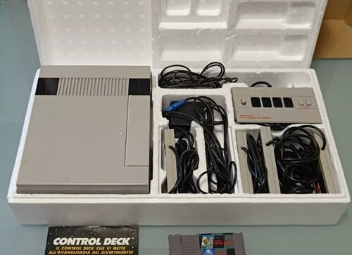 Περισσότερες πληροφορίες για "ΚΟΝΣΟΛΑ NINTENDO NES SUPER SET ΠΛΗΡΕΣ ΣΤΟ ΚΟΥΤΙ ΤΟΥ ΜΑΖΙ ΜΕ ΔΙΑΦΑΝΗ ΘΗΚΗ ΠΡΟΣΤΑΣΙΑΣ"