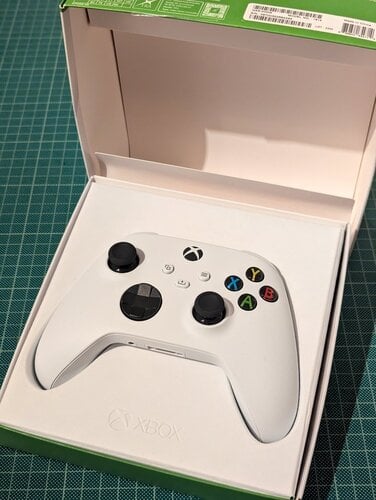 Περισσότερες πληροφορίες για "Microsoft Xbox Series Wireless Controller (Άσπρο/Ασύρματα)"