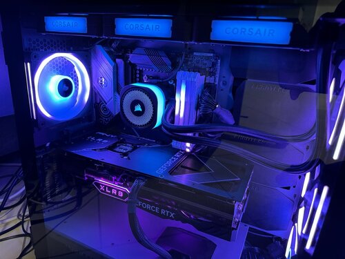 Περισσότερες πληροφορίες για "5800X3D + X570 Taichi +  Corsair Vengeance Pro RGB 32GB RAM"