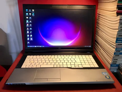 Περισσότερες πληροφορίες για "Fujitsu LifeBook N532 17.3″ 1920X1080 i5-3320M/8GB"