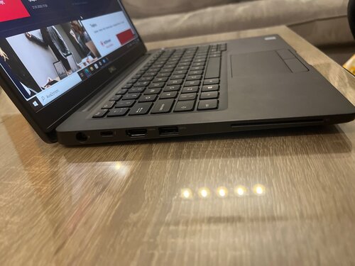 Περισσότερες πληροφορίες για "Dell latitude 7300"