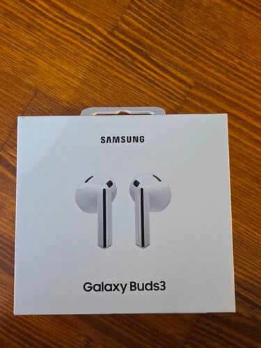 Περισσότερες πληροφορίες για "Galaxy Buds 3 (white) new"