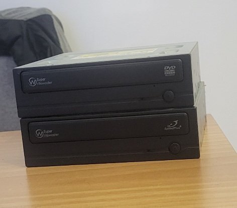 Περισσότερες πληροφορίες για "2 DVD RW Samsung"