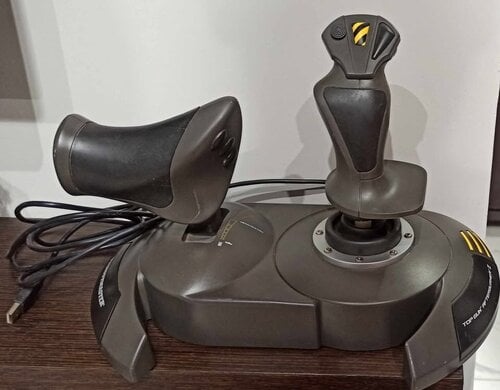 Περισσότερες πληροφορίες για "Thrustmaster top gun afterburner 2 PC flightstick"