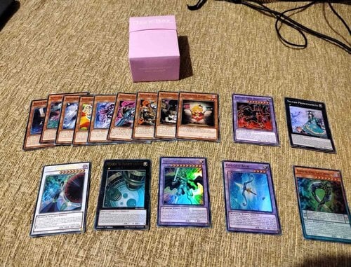 Περισσότερες πληροφορίες για "65 Κάρτες Yu-Gi-Oh! Cards (Μαζί με τη θήκη τους)"