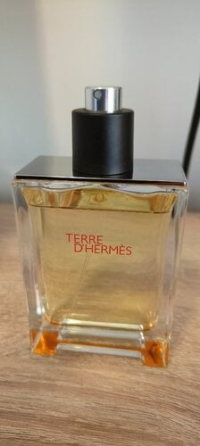 Περισσότερες πληροφορίες για "Κολώνια Hermes Terre D' Hermes Eau de Toilette 100ml"