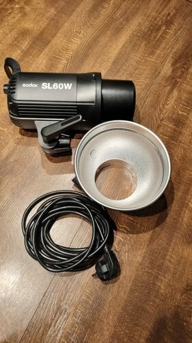 Περισσότερες πληροφορίες για "Godox sl60w"