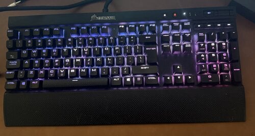 Περισσότερες πληροφορίες για "Corsair K70 LUX RGB Mechanical Gaming Keyboard"