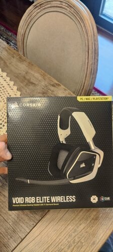 Περισσότερες πληροφορίες για "Corsair VOID RGB ELITE Wireless (Μαύρο, Άσπρο/Ασύρματα)"