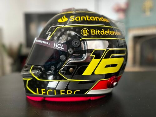 Περισσότερες πληροφορίες για "Charles Leclerc 2024 Monza Grand Prix F1 Full-Size 1:1 Replica Helmet"