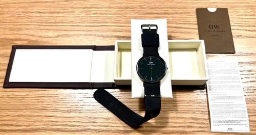 Περισσότερες πληροφορίες για "Daniel Wellington με Υφασμάτινο Λουράκι σε Μαύρο χρώμα"