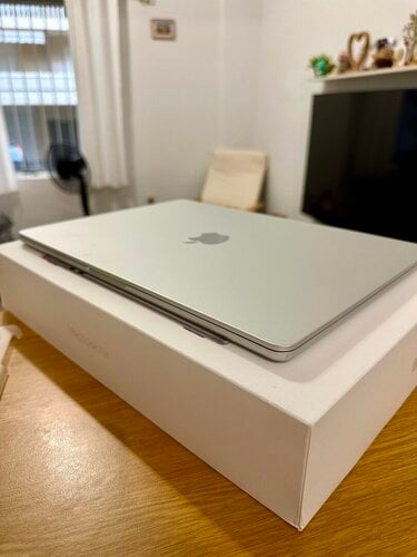 Περισσότερες πληροφορίες για "MacBook Air 15 M2 16/256"