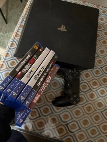 Περισσότερες πληροφορίες για "Sony PS4 Pro 1TB"