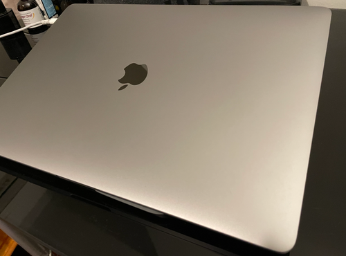 Περισσότερες πληροφορίες για "ΠΩΛΕΙΤΑΙ MACBOOK PRO 15'' 2018 500GB 2,9 GHZ 6 ΠΥΡΗΝΕΣ 32 GB ΜΝΗΜΗ ΣΕ ΑΡΙΣΤΗ ΚΑΤΑΣΤΑΣΗ i9"