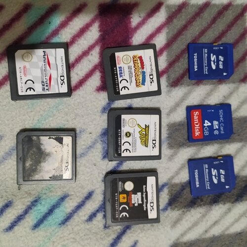 Περισσότερες πληροφορίες για "Ds games sd memory cards"