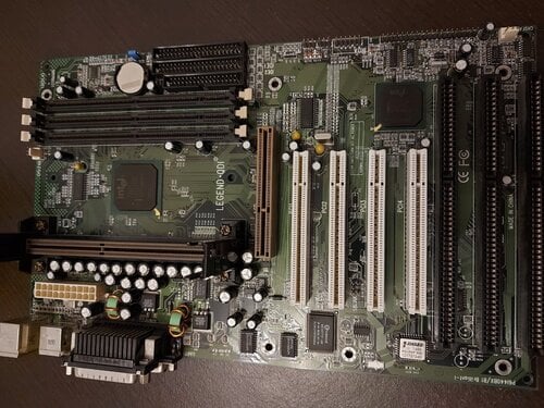 Περισσότερες πληροφορίες για "LEGEND QDI P6I440BX/B1 (BrillianX I) Slot1"