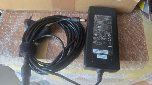 Περισσότερες πληροφορίες για "Fujitsu LSE0202D2090 AC Adapter 20V 4.5A"