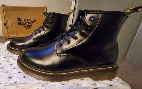 Περισσότερες πληροφορίες για "Dr Martens ankle boots 6 eye"