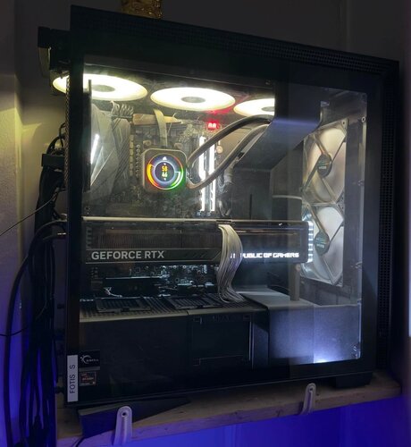 Περισσότερες πληροφορίες για "High-End Gaming PC – RTX 4090 | Ryzen 9 5950X | 32GB RAM | NVMe SSD"