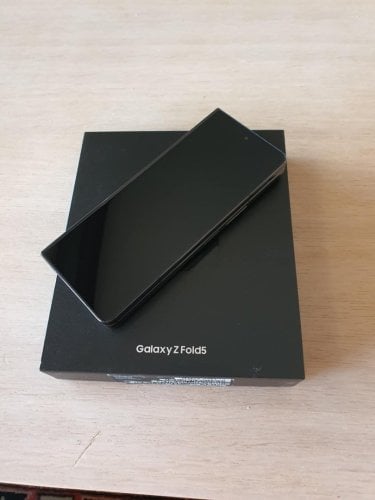 Περισσότερες πληροφορίες για "Samsung Galaxy Z Fold5 SM-F946B (Μαύρο/256 GB)"